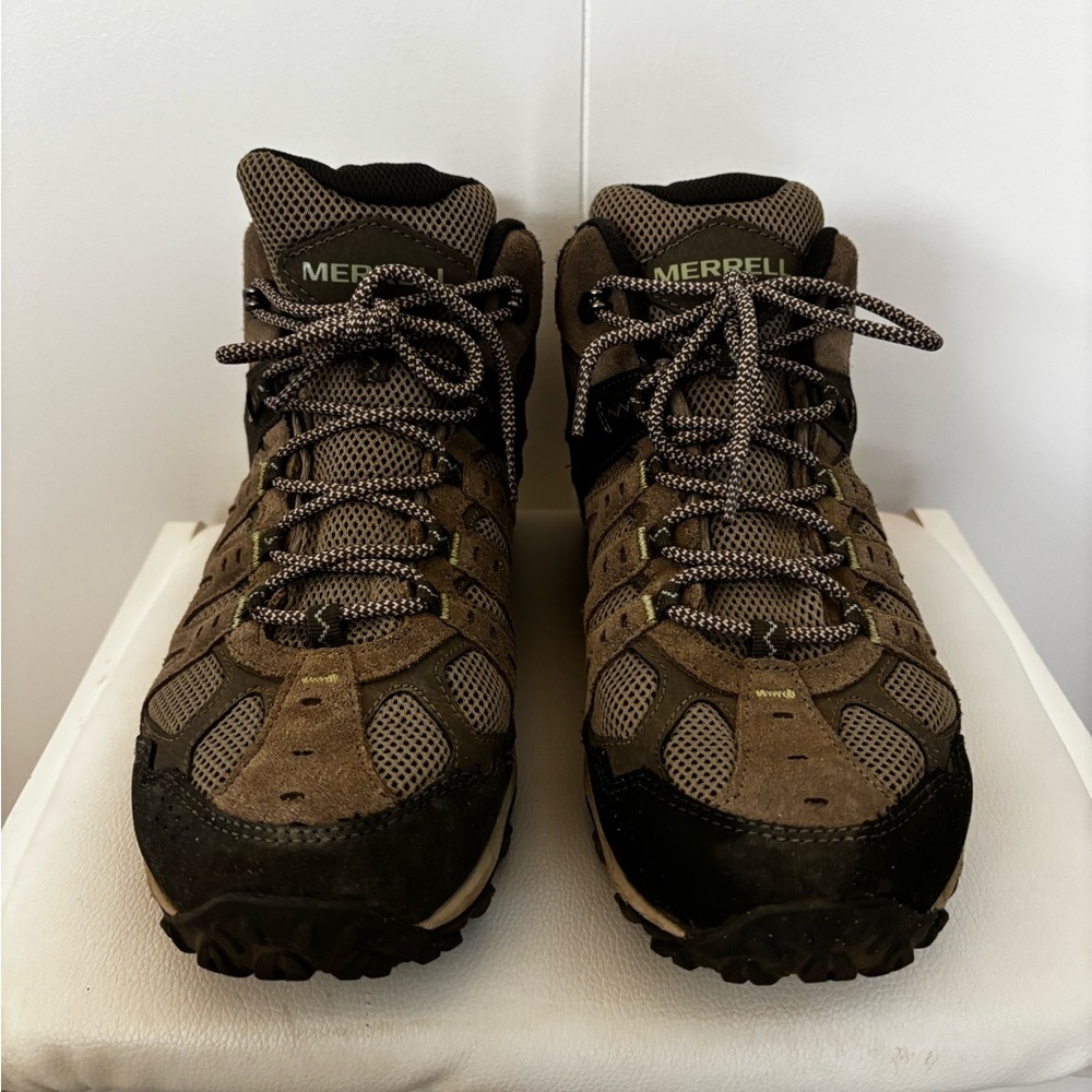 Women’s 11W Merrell Accentor 3 Hiking Boots